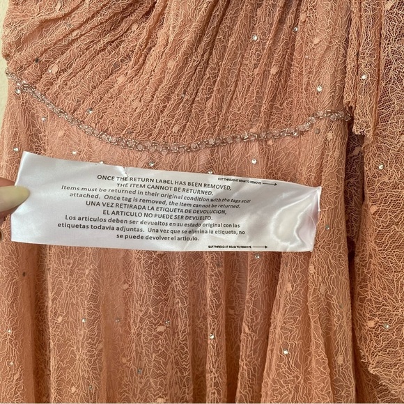 Mac Duggal Lace One Shoulder‎ Illusion Sleeve A Line salmon Gown- NWT size 4 - Picture 7 of 16